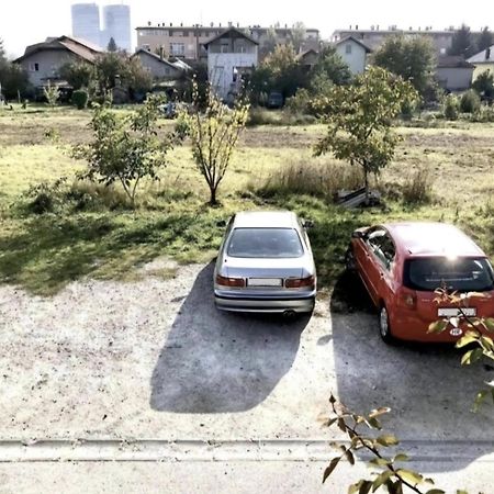 Slatka Sobica Za Dvoje Sa Upotrebom Zajednicke Kuhinje I Kupaonice Zagreb Ngoại thất bức ảnh