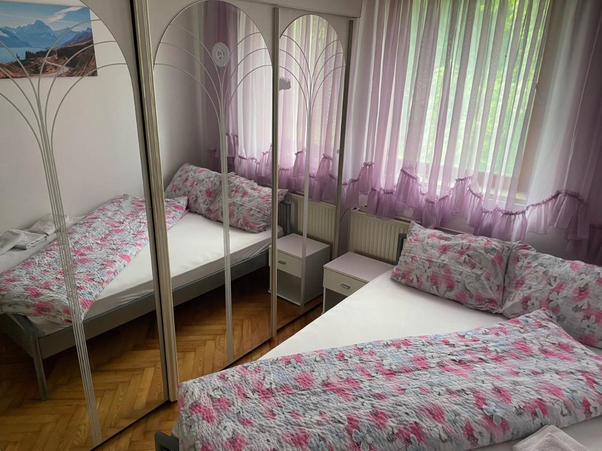 Slatka Sobica Za Dvoje Sa Upotrebom Zajednicke Kuhinje I Kupaonice Zagreb Ngoại thất bức ảnh